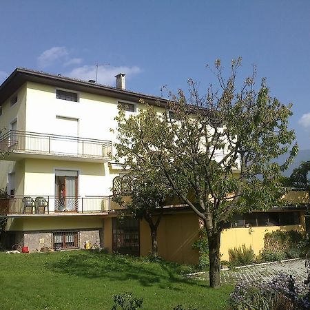 Casa Ferrari Monica Apartment กาลเชรานิกา อัล ลาโก ภายนอก รูปภาพ