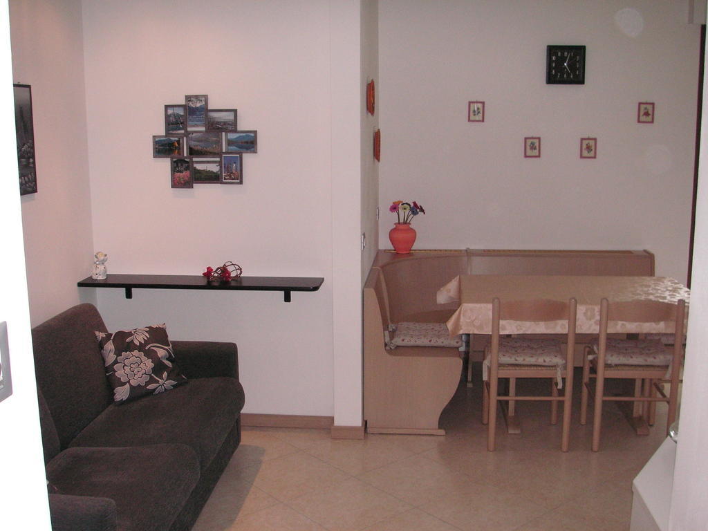 Casa Ferrari Monica Apartment กาลเชรานิกา อัล ลาโก ภายนอก รูปภาพ