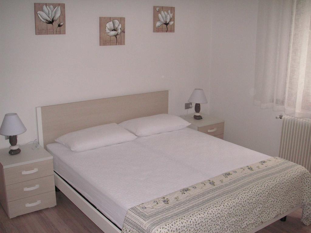 Casa Ferrari Monica Apartment กาลเชรานิกา อัล ลาโก ห้อง รูปภาพ
