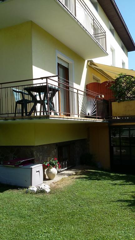 Casa Ferrari Monica Apartment กาลเชรานิกา อัล ลาโก ภายนอก รูปภาพ
